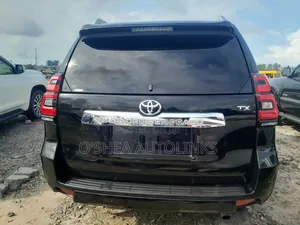 Toyota Land Cruiser Prado 2.7 2023 Black