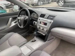Toyota Camry SE 4dr Sedan (2.5L 4cyl 6A) 2011 Gray