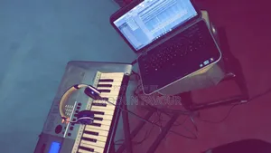 Yamaha PSR E413