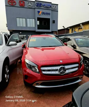 Mercedes-Benz GLA 250 2017 Red