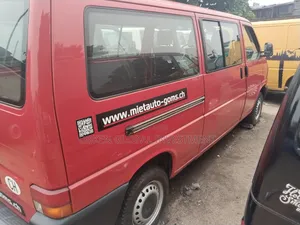 Volkswagen Transporter 2005 Red