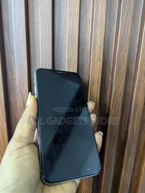 Apple iPhone X 64 GB White