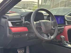 Toyota Camry XSE 2025 Gray
