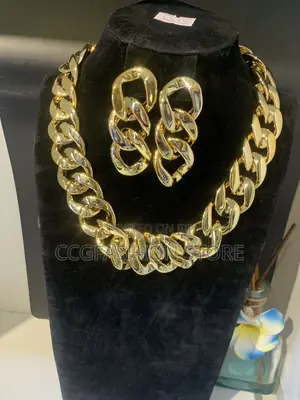 Acrylics Necklace Set