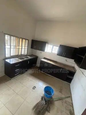4bdrm Duplex in Oluyole for rent