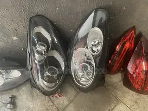 Headlights Porsche Macan
