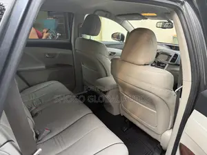 Toyota Venza V6 AWD 2010 Gray