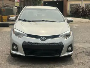 Toyota Corolla S 4dr Sedan (1.8L 4cyl CVT) 2014 Silver