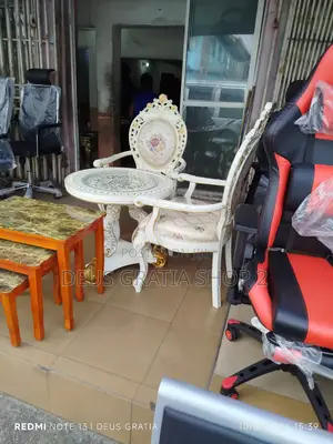 Chair and Table Console (Love Chair and Table)