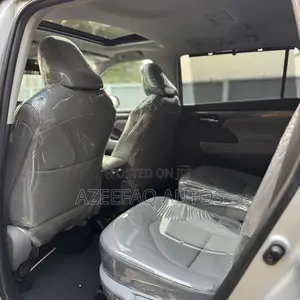 Toyota Highlander Limited 2022 Silver