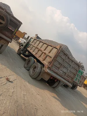 Black Chippings and Granite for Road and Site Construction