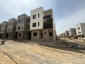 5bdrm Townhouse/Terrace in Mabushi for sale