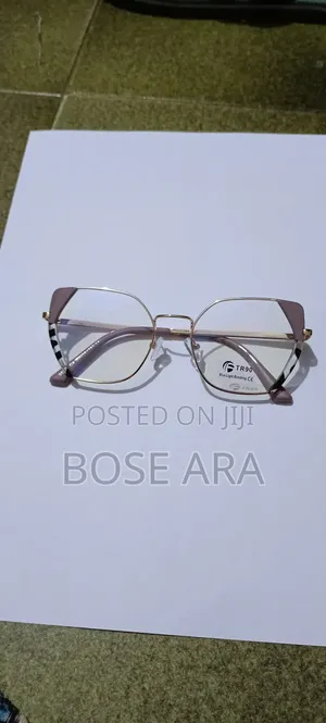 Beautiful Ladies Eye Glasses With Case
