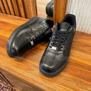 Nike Airforce 1 '07 Tripple White And Tripple Black