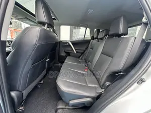 Toyota RAV4 Limited 4dr SUV AWD (2.5L 4cyl 6A) 2014 Silver