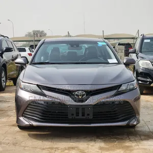Toyota Camry XLE FWD (2.5L 4cyl 8AM) 2018 Gray