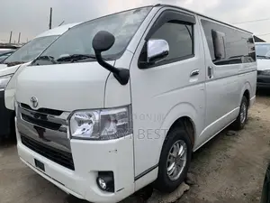Toyota HiAce 2014 White