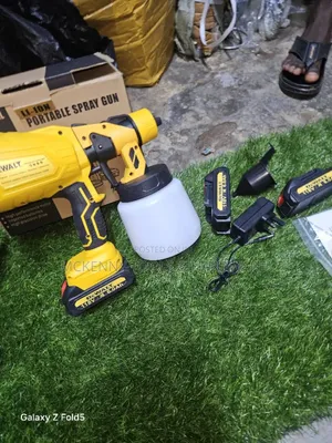3 Batteries Generic Paint Spray Gu Dewalt 20v/118v Style Batteries.
