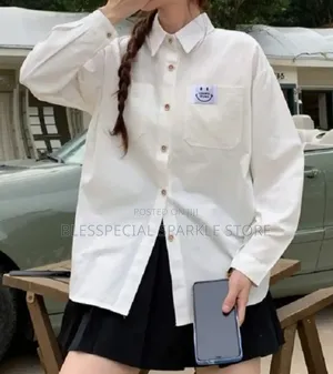 Classy Ladies Button-Down Shirt – Effortlessly Premium
