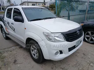 Toyota Hilux 2014 White