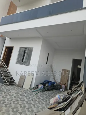 4bdrm Townhouse/Terrace in Akora, Adeniyi Jones for sale