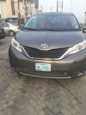 Toyota Sienna Interstate Travel/ Airport Pick