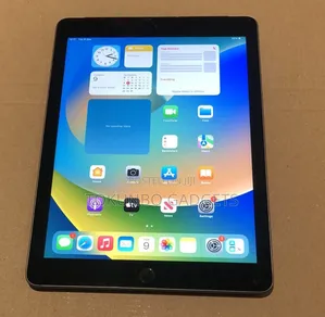 Apple iPad 9.7 32 GB Gray