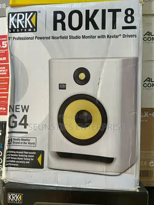 Quality Rokit 8 Studio Monitors (Speakers)