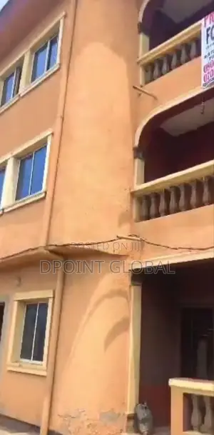 18bdrm Block of Flats in In Estate, Alimosho for sale