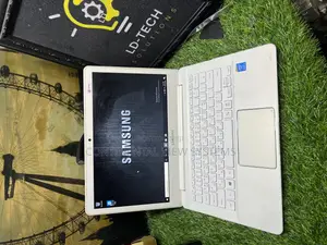 Laptop Samsung Ativ Smart PC 4GB Intel Core i3 SSD 128GB