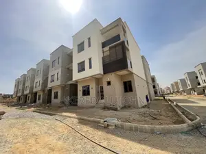 4bdrm Townhouse/Terrace in Mabushi for sale
