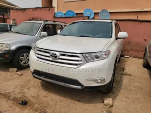 Toyota Highlander Limited 2012 White