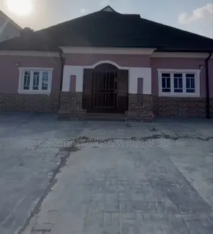 4bdrm Bungalow in Apu Road Rukpokwu for sale