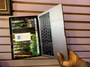 Laptop Apple MacBook Pro 2019 16GB Intel Core i7 SSD 512GB
