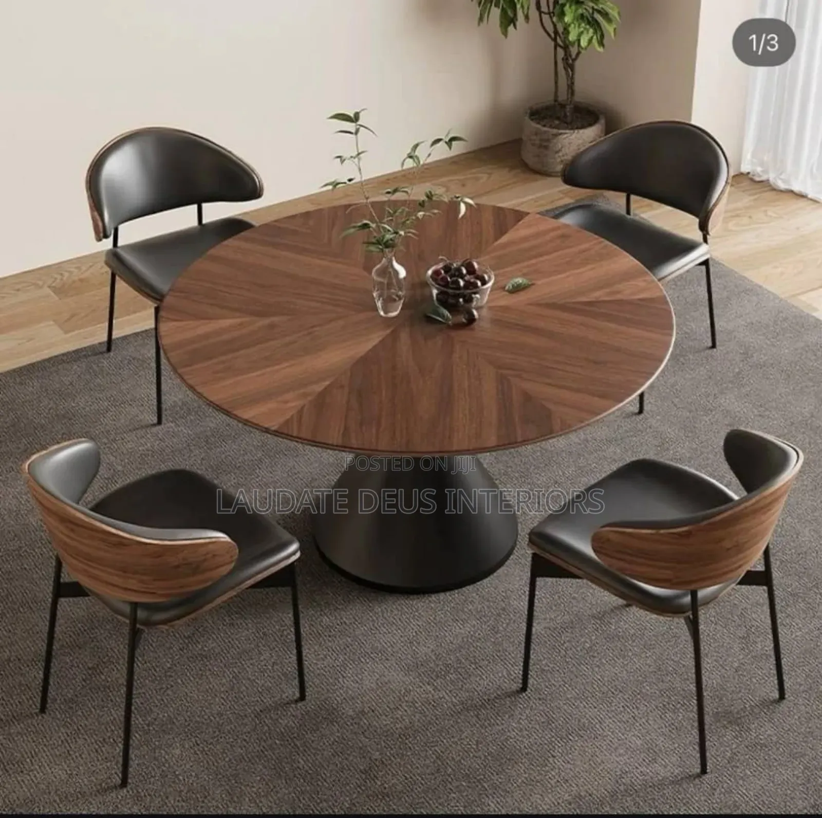 Exquisite 4 Seaters Round Table
