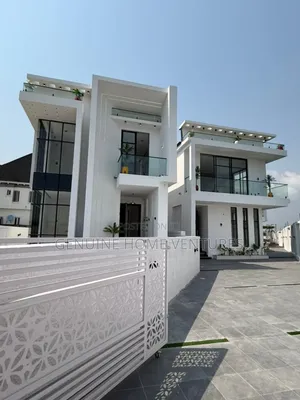 5bdrm Duplex in Chevron for sale