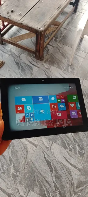 Laptop Lenovo ThinkPad Yoga 2GB Intel Atom HDD+SSD 500GB