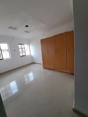 4bdrm Duplex in Jericho for rent