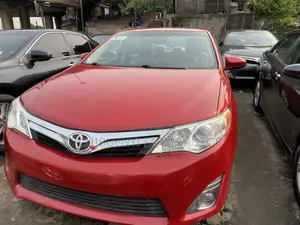 Toyota Camry XLE 4dr Sedan (2.5L 4cyl 6A) 2012 Red