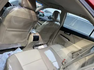 Toyota Camry XLE 4dr Sedan (2.5L 4cyl 6A) 2012 Red