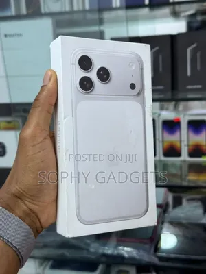 New Apple iPhone 17 256 GB Silver