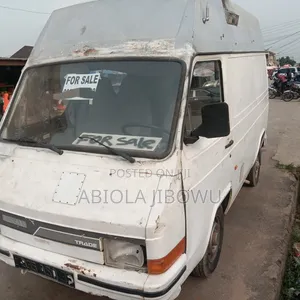 Nissan Serena 2002 White