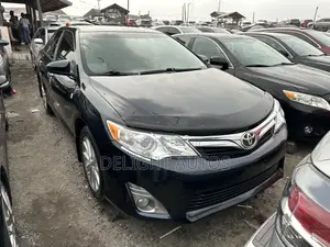 Toyota Camry XLE 4dr Sedan (3.5L 6cyl 6A) 2014 Black