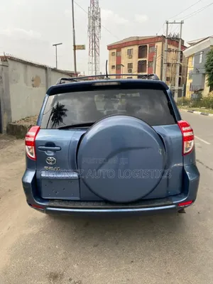 Toyota RAV4 LE FWD (2.5L 4cyl 6A) 2013 Blue