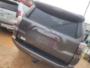 Toyota 4-Runner SR5 4dr SUV 4WD (4.0L 6cyl 5A) 2015 Gray