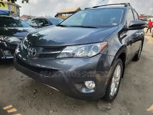 Toyota RAV4 Limited 4dr SUV AWD (2.5L 4cyl 6A) 2015 Gray