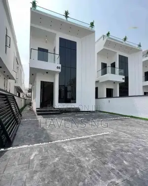 5bdrm Duplex in Chevron for sale