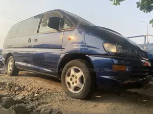 Mitsubishi Space Gear 2005 Blue
