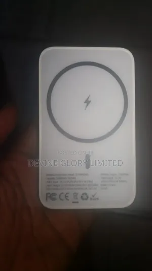 Helix Magsafe 5000mah Magnetic Wireless Power Bank – Uk Used