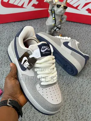 High Quality Sneakers